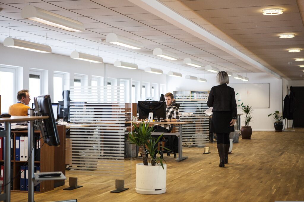 Flexibel im Office: Diese Faktoren sind bei Büromöbeln entscheidend